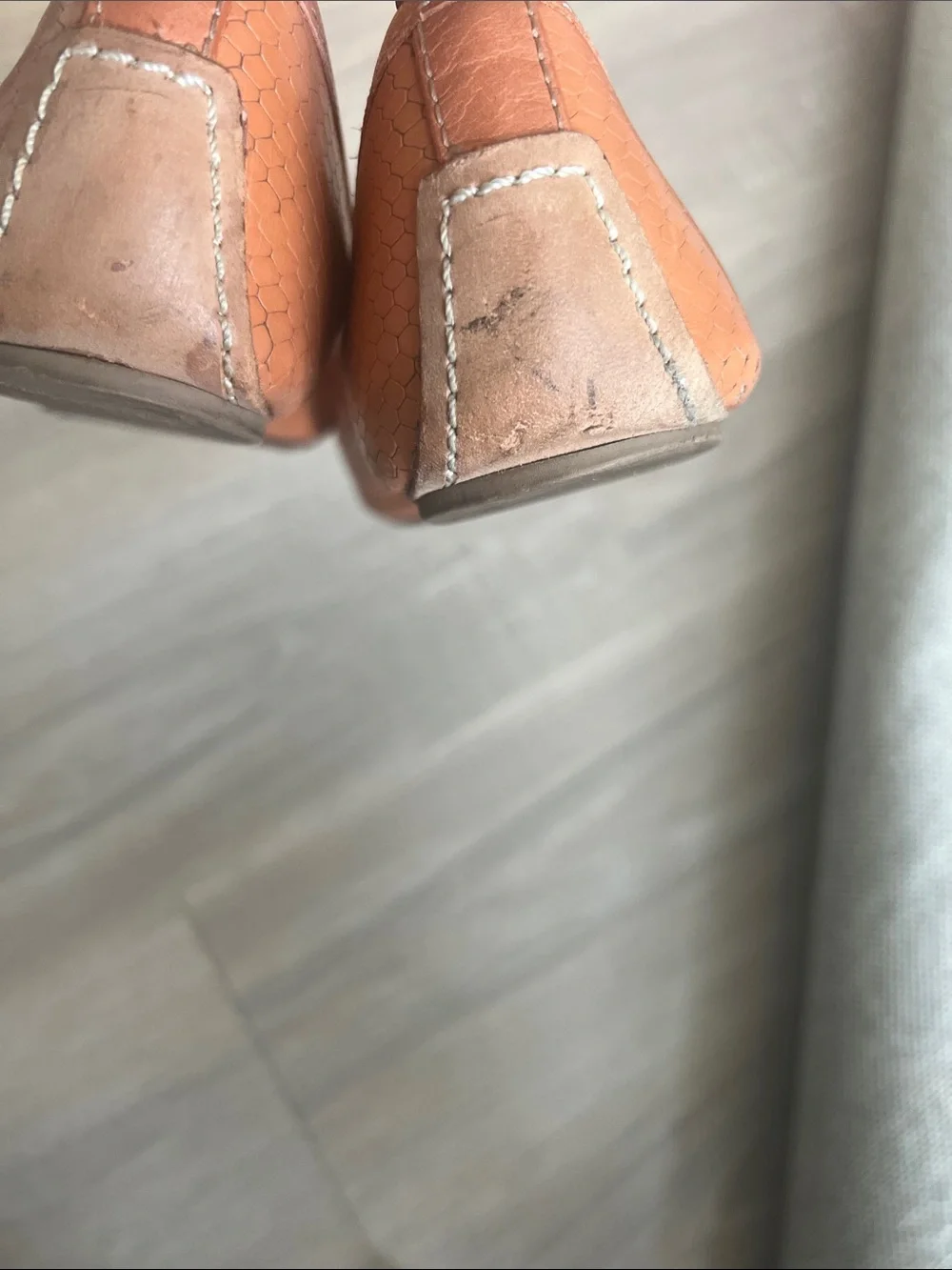 Tory Burch Tan Leather Logo Ballet Flats with Gold Emblem Sz 9 summer work